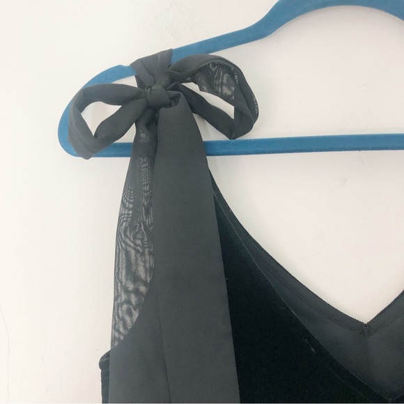 🐝 3/$20 Gibson Black Velvet Tie Shoulder Sleeveless Top Petite size Extra Small - Picture 3 of 8